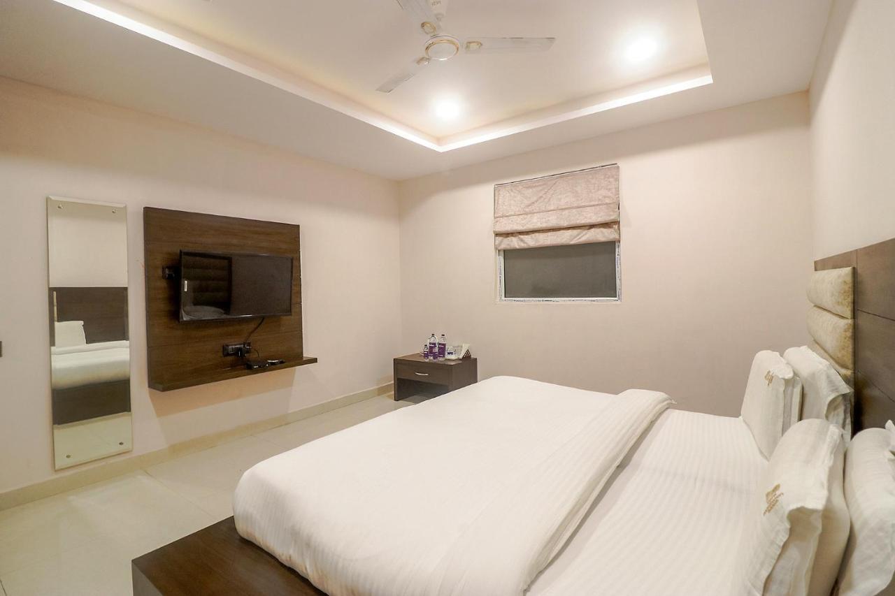Fabhotel Mid Town Grand Panchkula Exterior foto